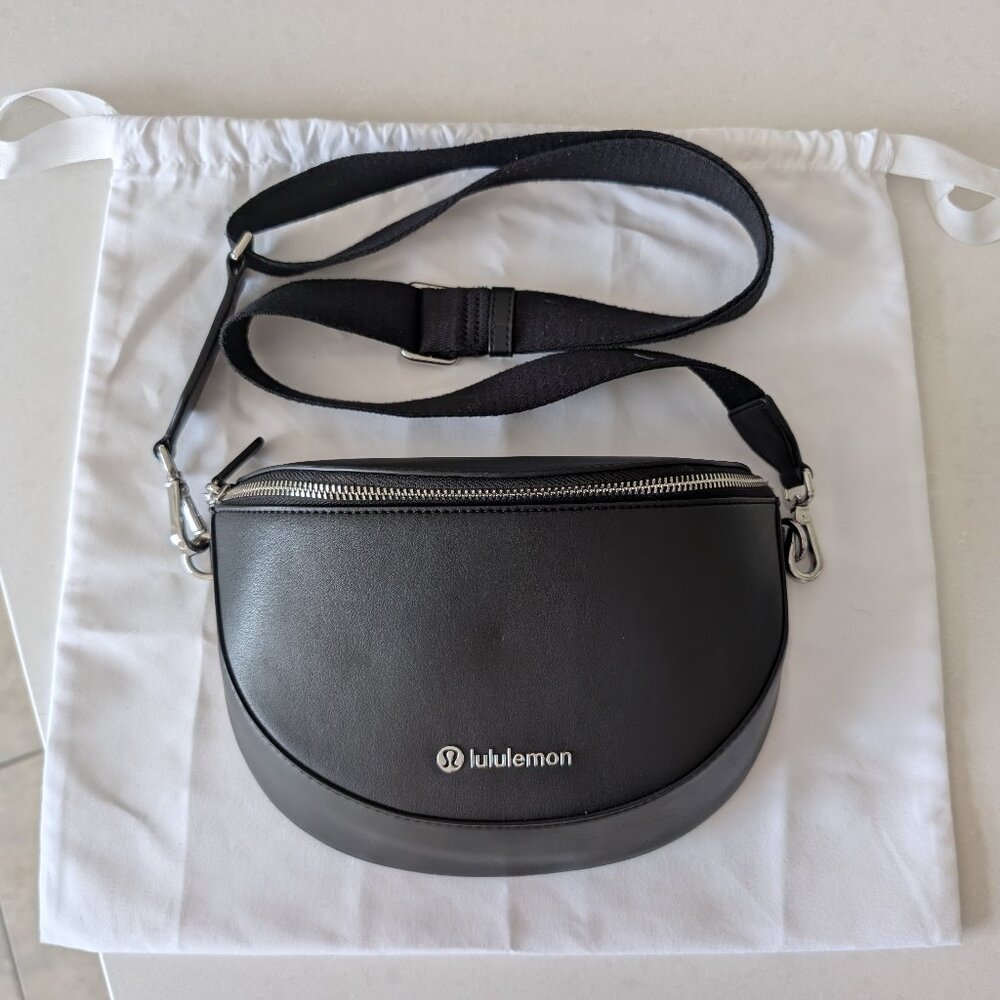 Lululemon Leather Alternative Saddle Crossbody Bag 2L